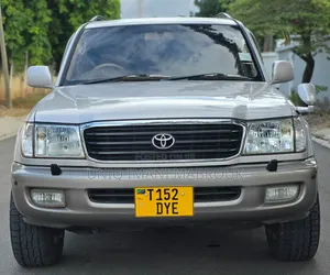 Toyota Land Cruiser 1999 Off white