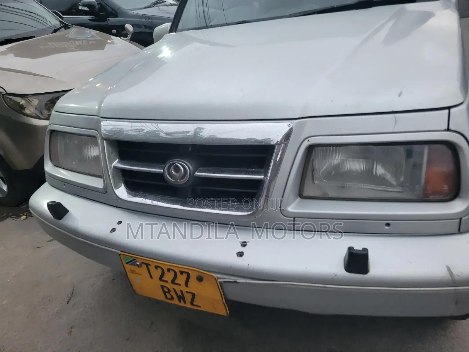 Suzuki Escudo 2003 Silver