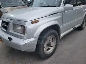 Suzuki Escudo 2003 Silver