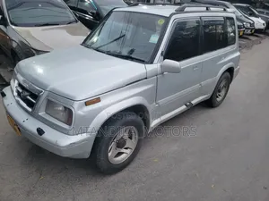 Suzuki Escudo 2003 Silver