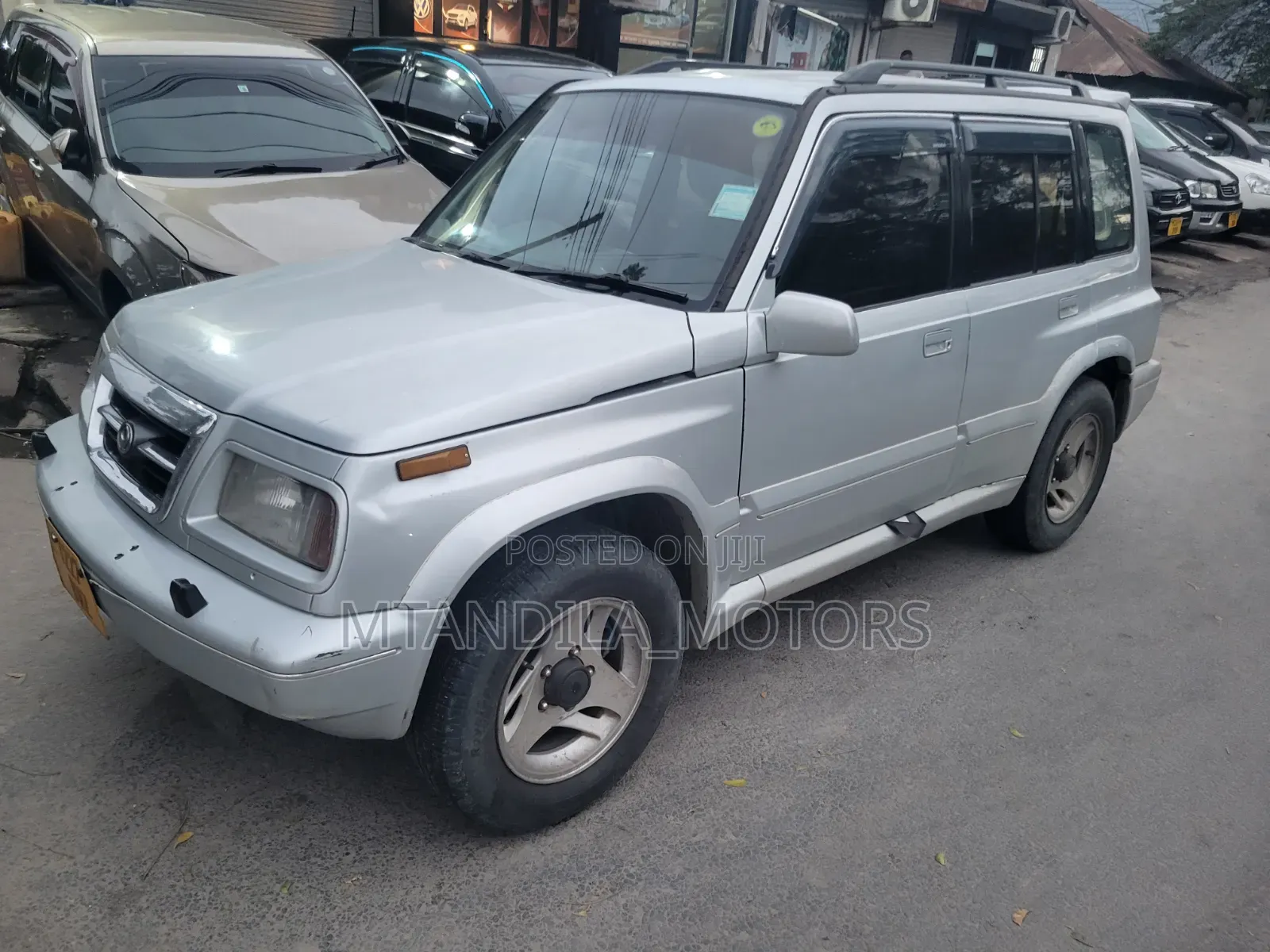 Suzuki Escudo 2003 Silver
