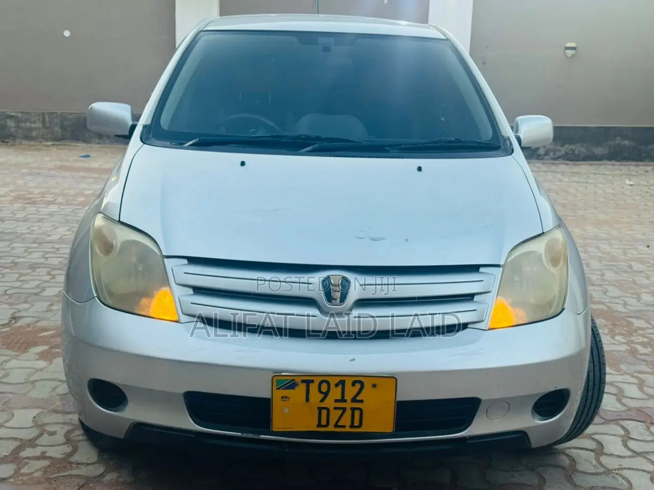 Toyota IST 2004 Silver
