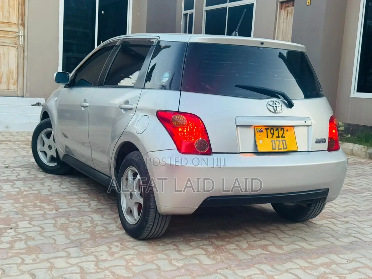 Toyota IST 2004 Silver