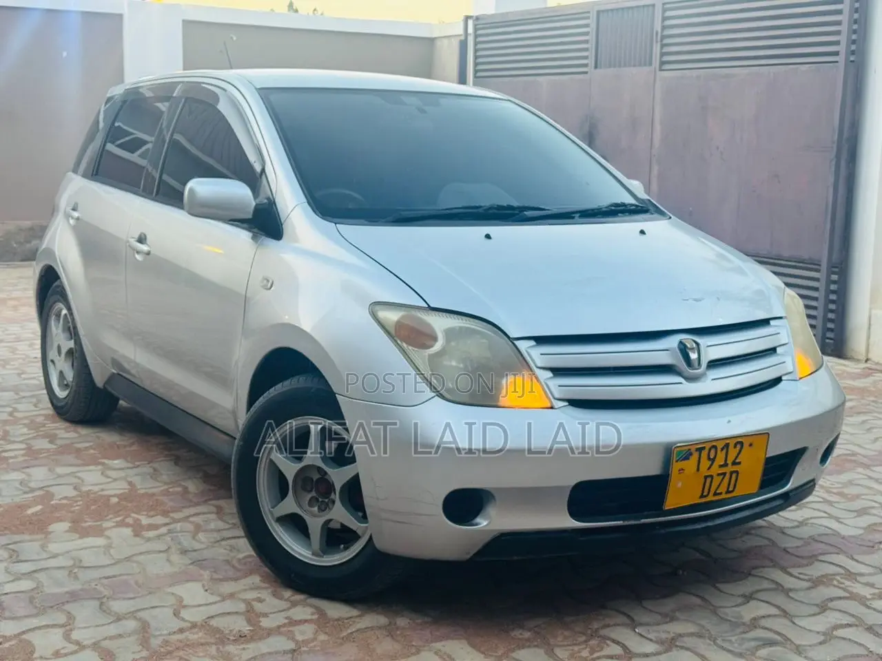 Toyota IST 2004 Silver
