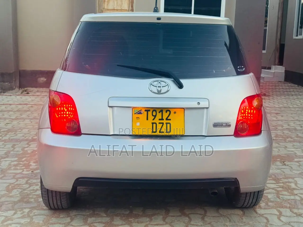 Toyota IST 2004 Silver