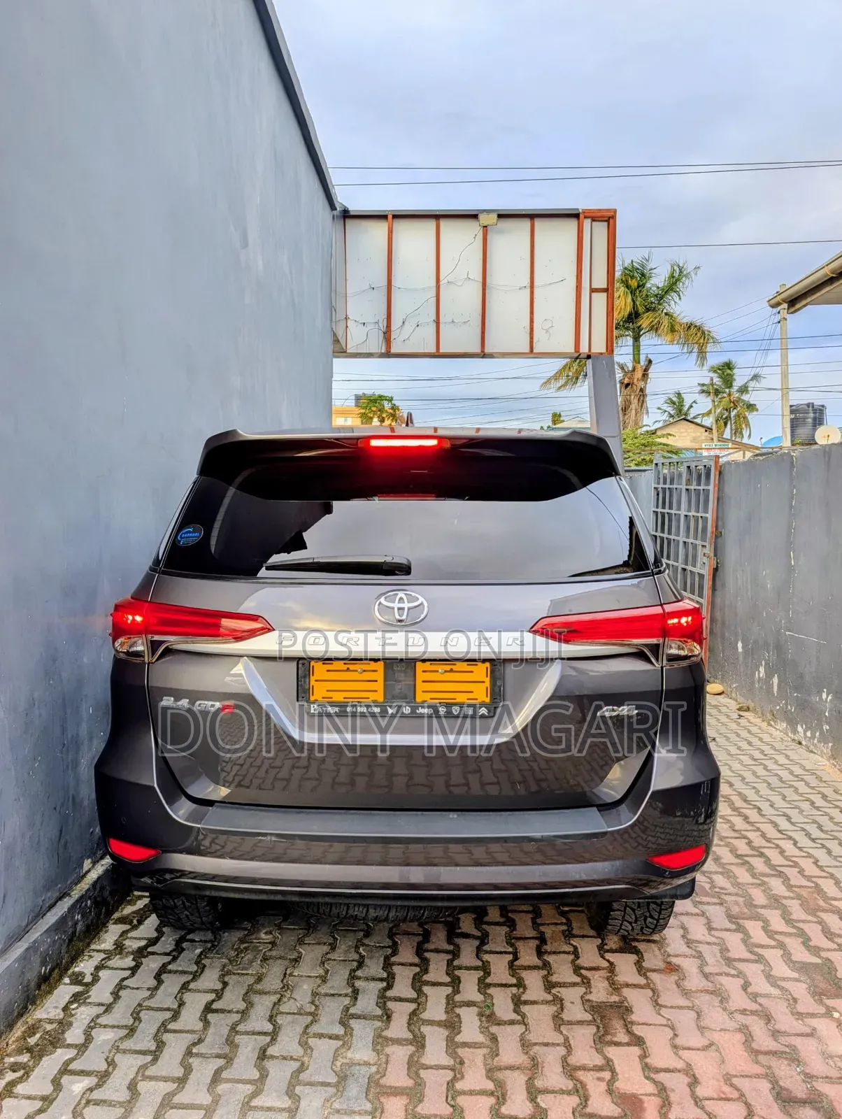 Toyota Fortuner 2022 Gray