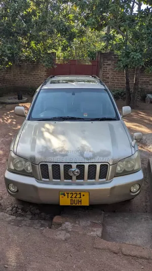 Toyota Kluger 2005 Gold