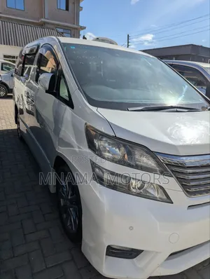 Toyota Vellfire 2010 White
