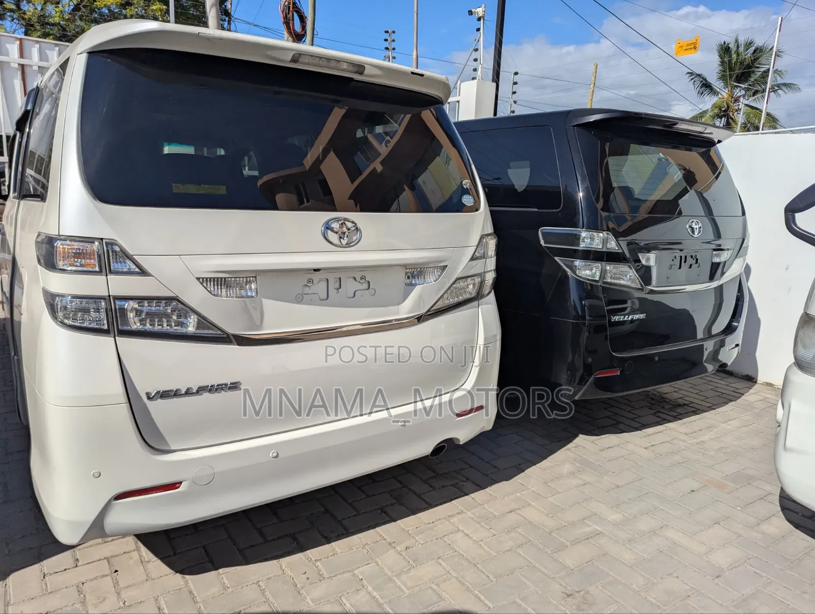 Toyota Vellfire 2010 White