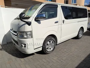 Toyota Quantum 2007 White
