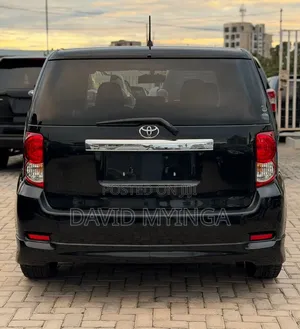 Toyota Corolla Rumion 2009 Black