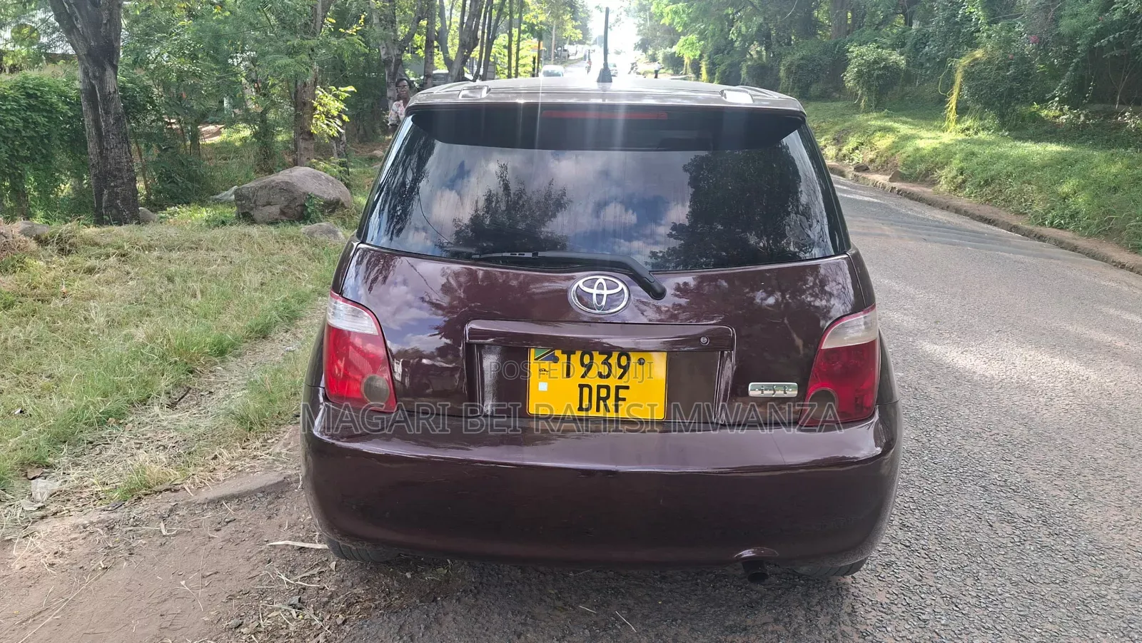 Toyota IST 2005 Red