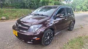 Toyota IST 2005 Red