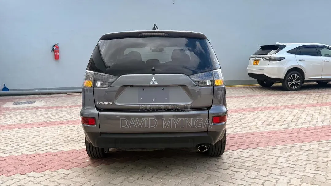 Mitsubishi Outlander 2011 Gray