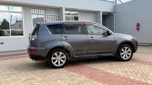 Mitsubishi Outlander 2011 Gray