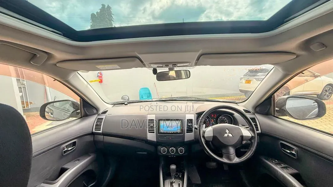Mitsubishi Outlander 2011 Gray