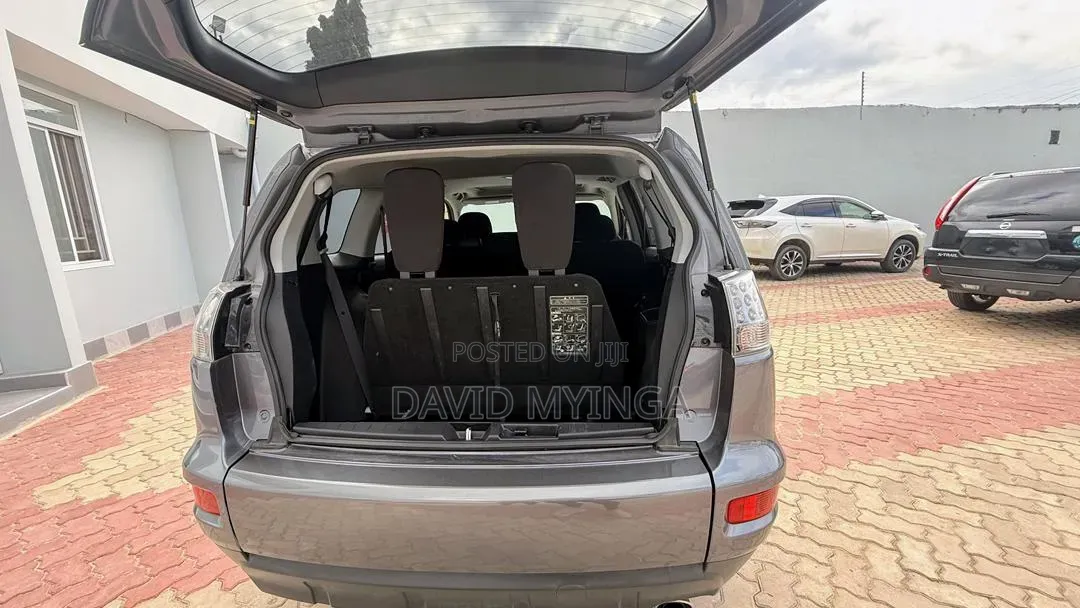 Mitsubishi Outlander 2011 Gray