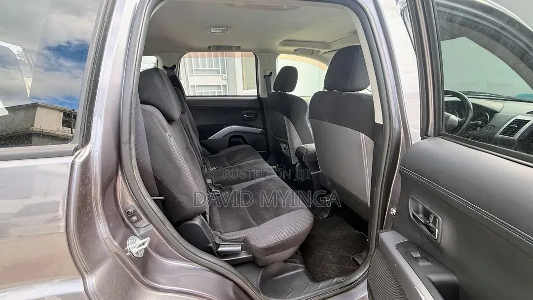 Mitsubishi Outlander 2011 Gray