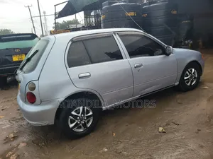 Toyota Starlet 2000 Silver