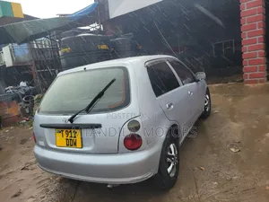 Toyota Starlet 2000 Silver