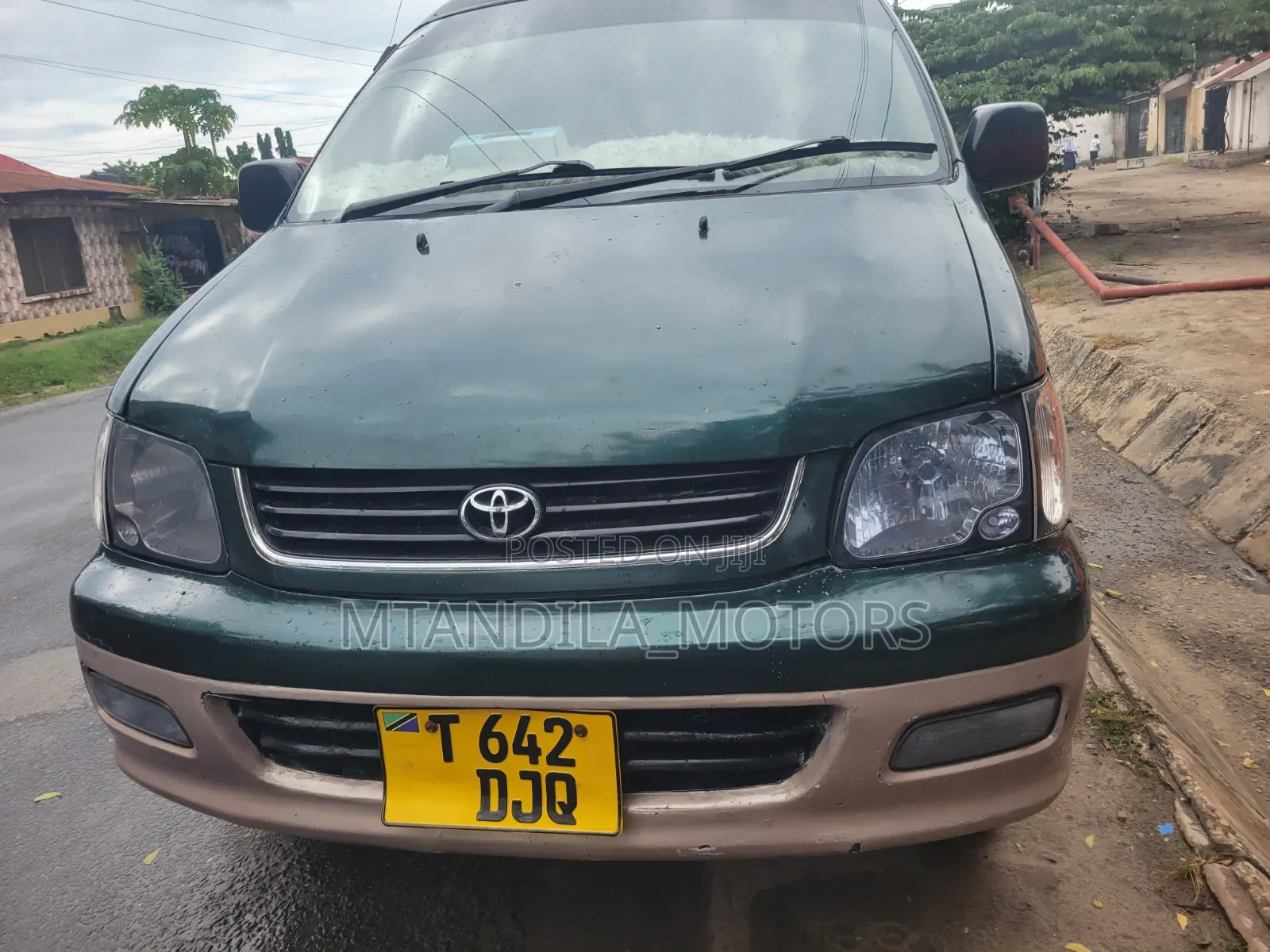 Toyota Noah 2.0 AWD (8 Seater) 2001 Ivory