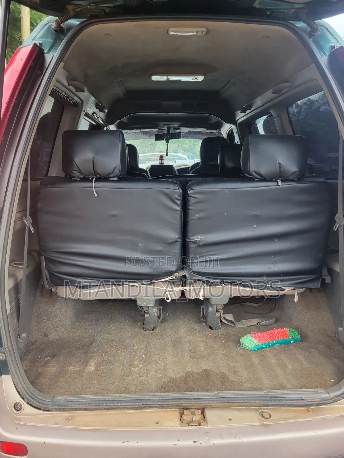 Toyota Noah 2.0 AWD (8 Seater) 2001 Ivory