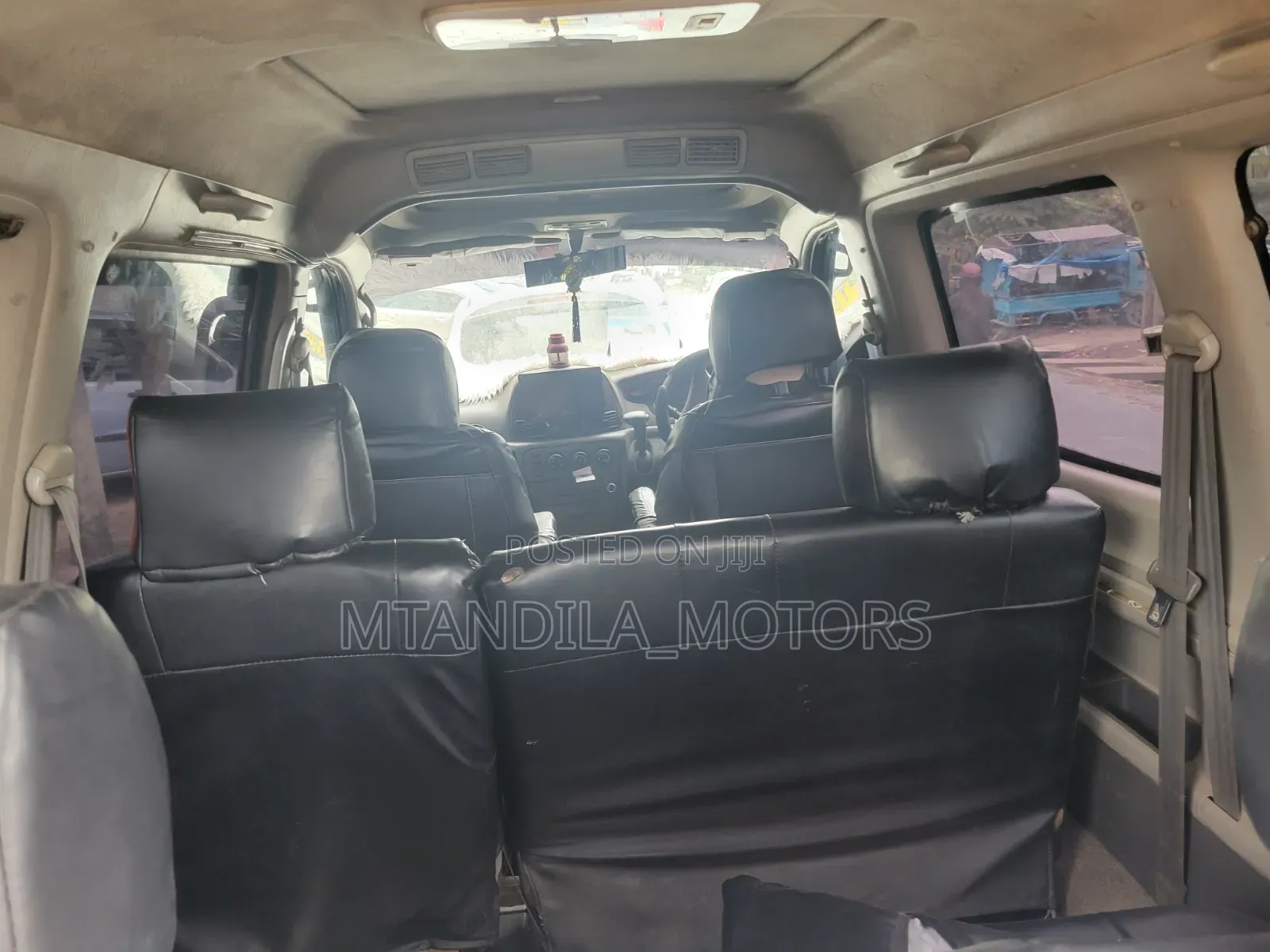 Toyota Noah 2.0 AWD (8 Seater) 2001 Ivory