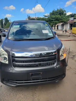 Toyota Noah 2.0 143hp AWD (7 Seater) 2009 Gray