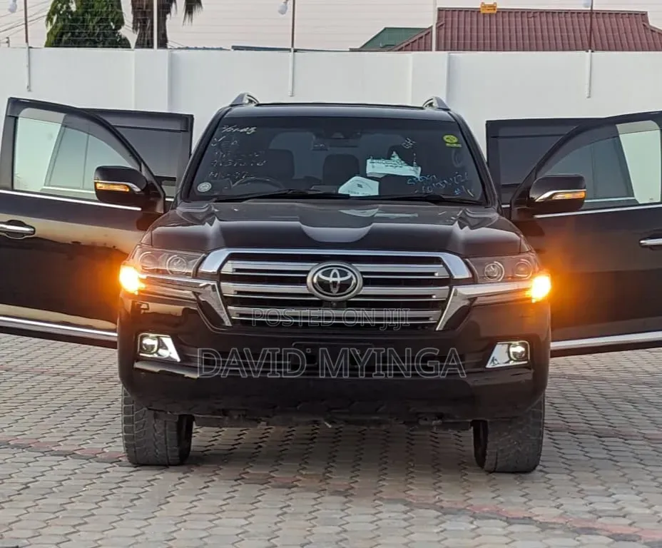 Toyota Land Cruiser 2017 Black