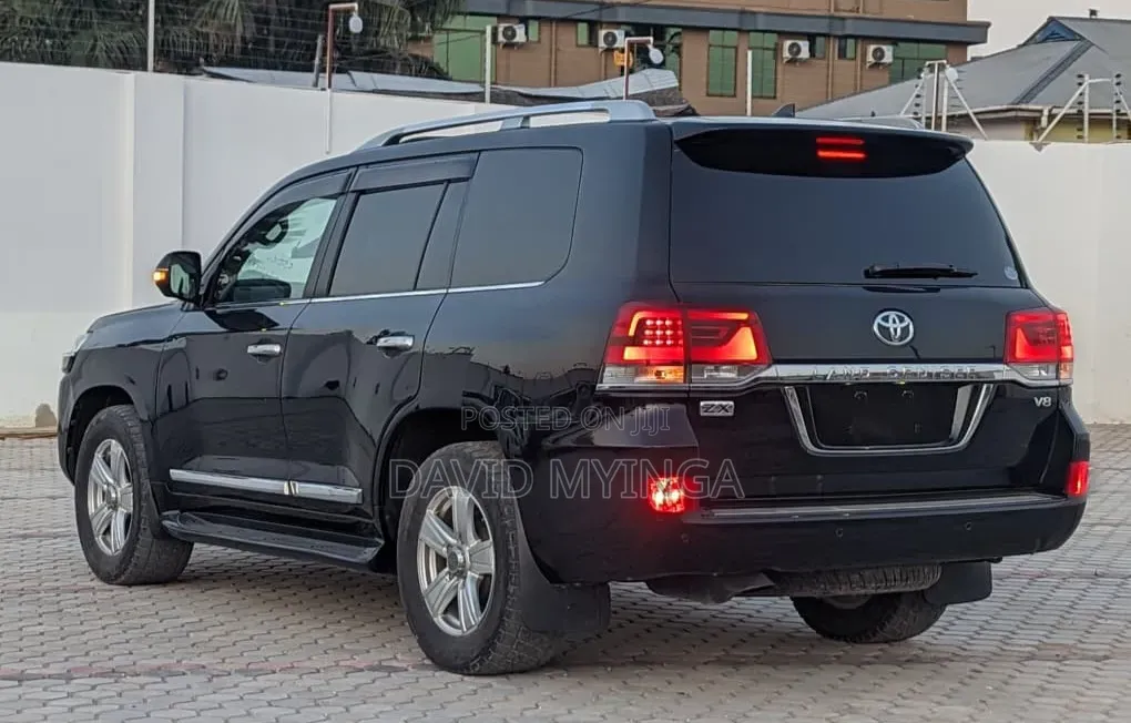 Toyota Land Cruiser 2017 Black