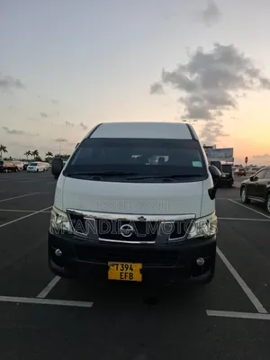 Nissan Caravan (Urvan) 2013 White