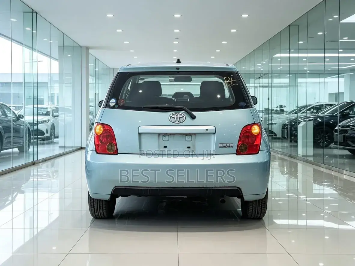 Toyota IST 2003