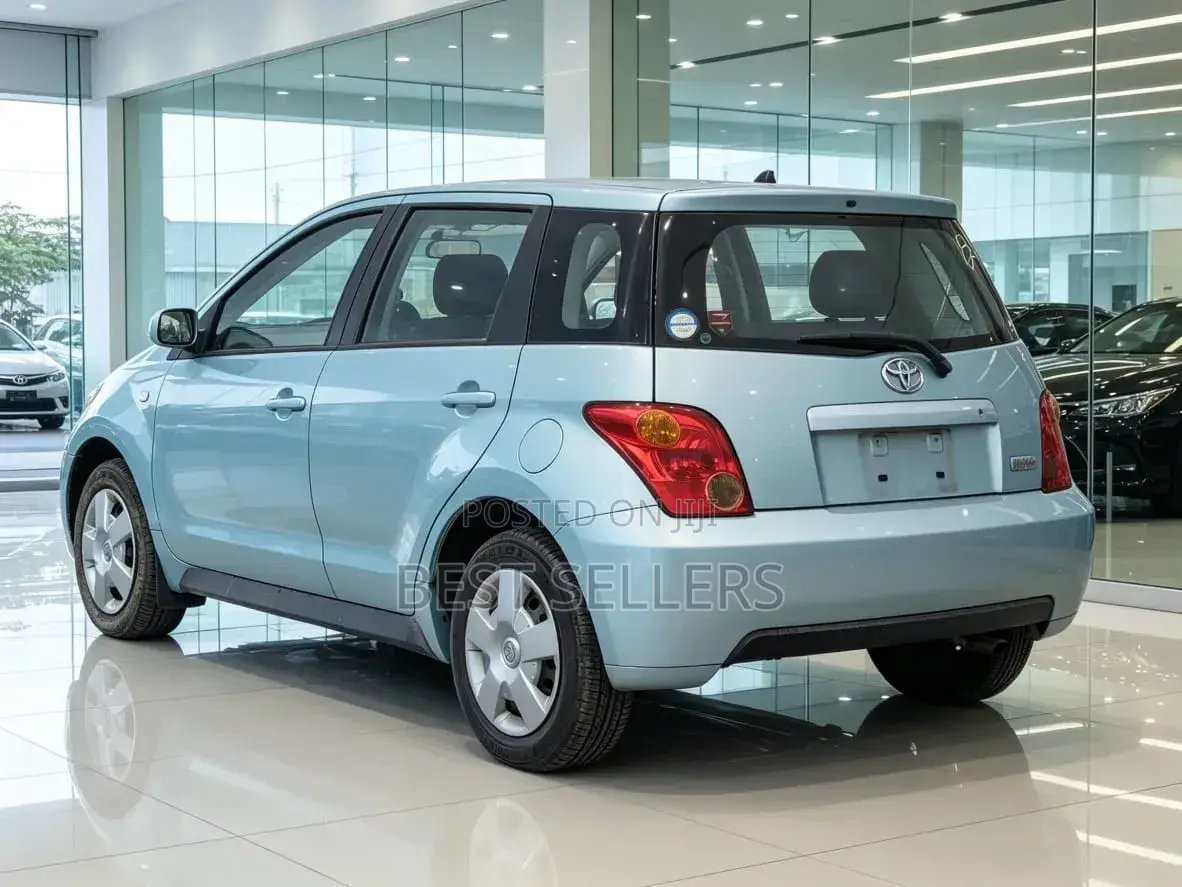 Toyota IST 2003