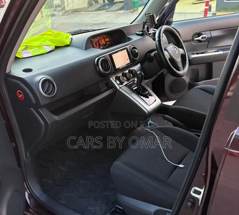 Toyota Rumion 1.5 FWD 2021 Maroon