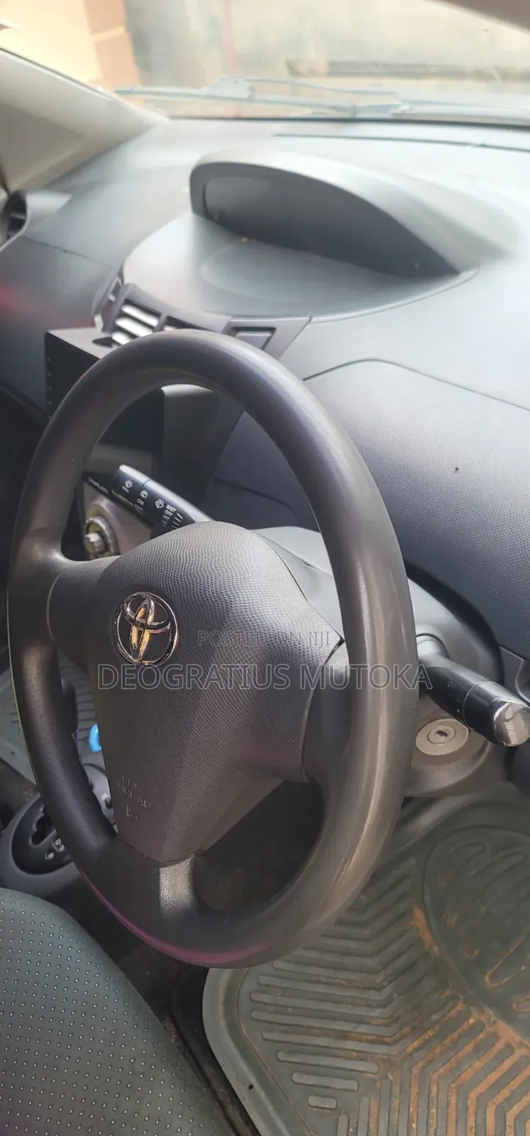 Toyota Vitz 2005 Silver