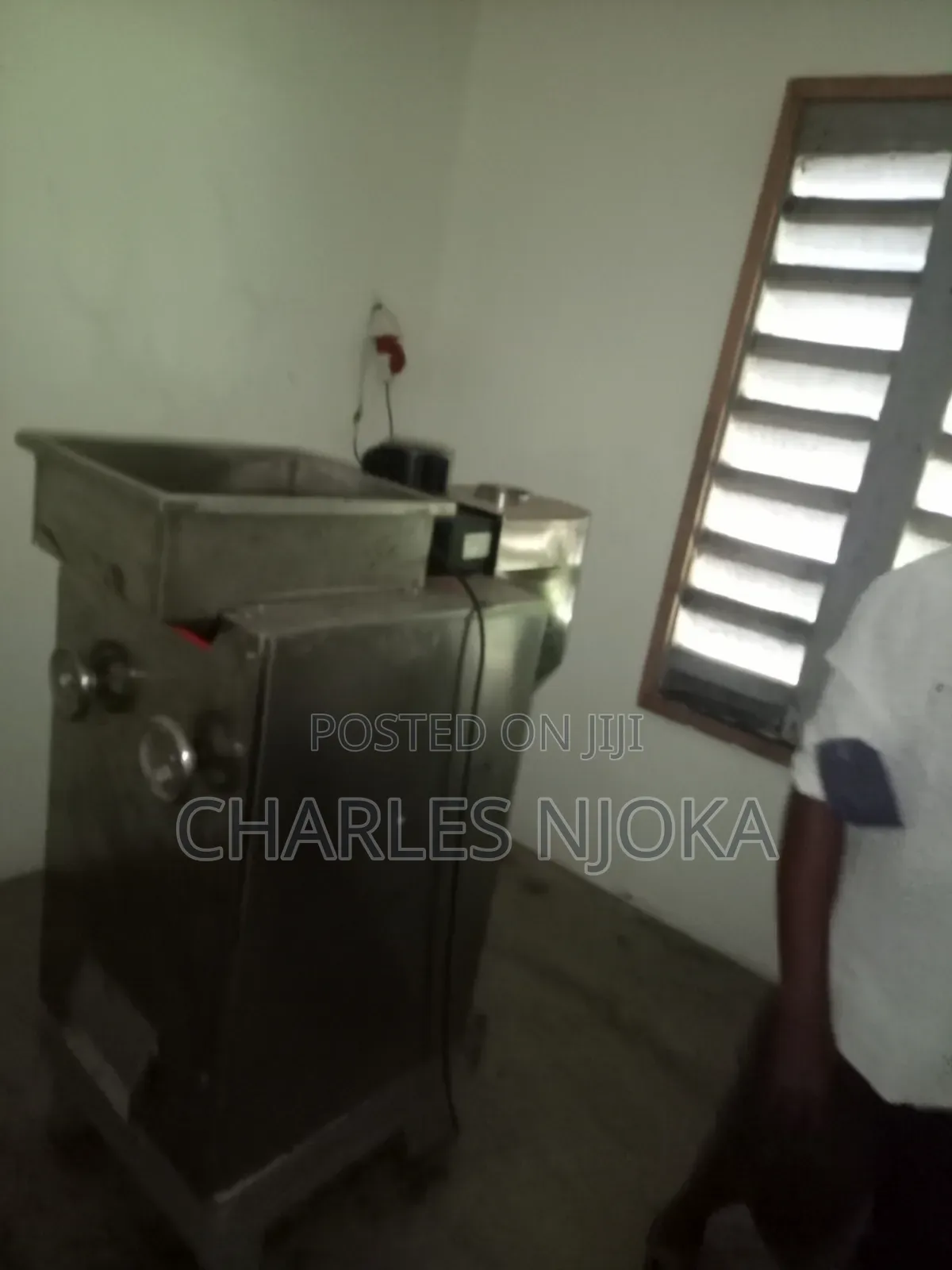 Kiwanda Cha Kusagia Karanga Chenye Eneo Kubwa Ukonga Mazizini Kinauzwa