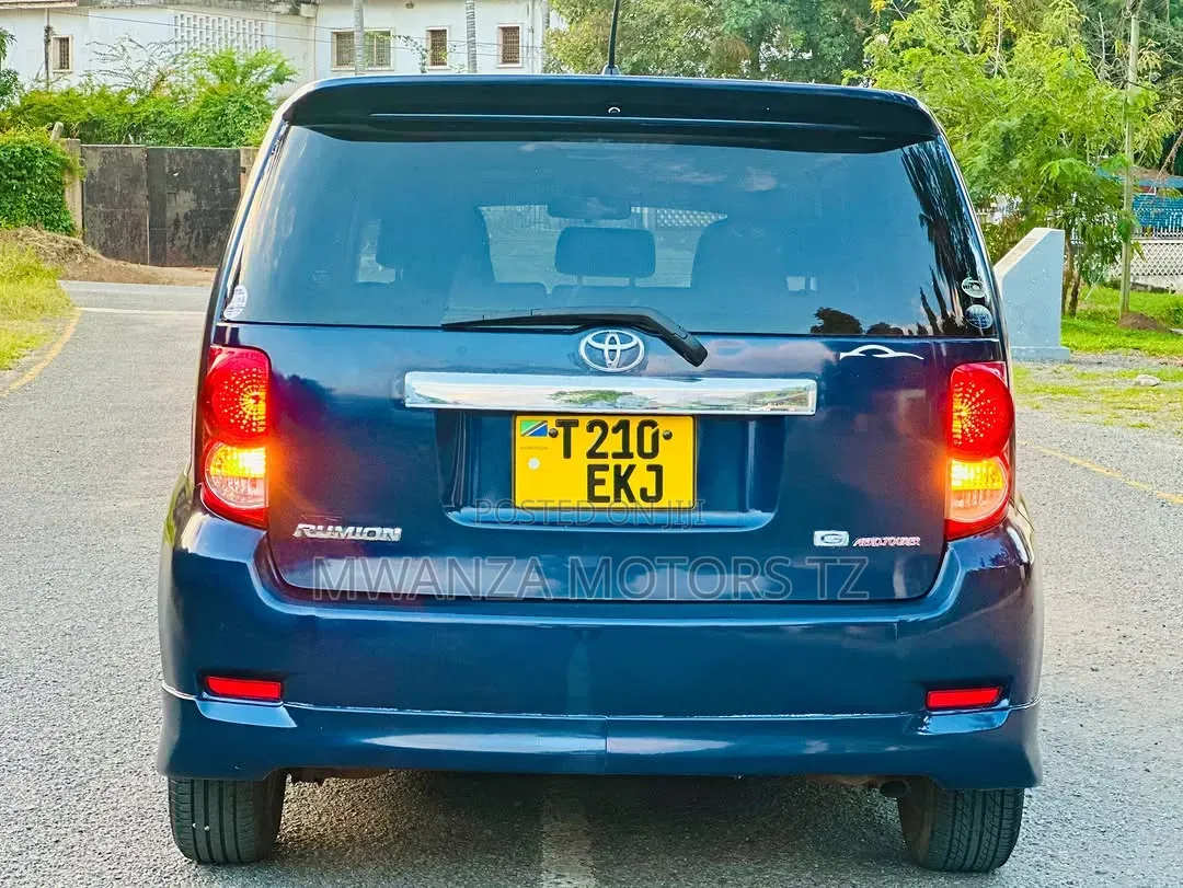 Toyota Corolla Rumion 2009 Blue