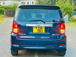 Toyota Corolla Rumion 2009 Blue