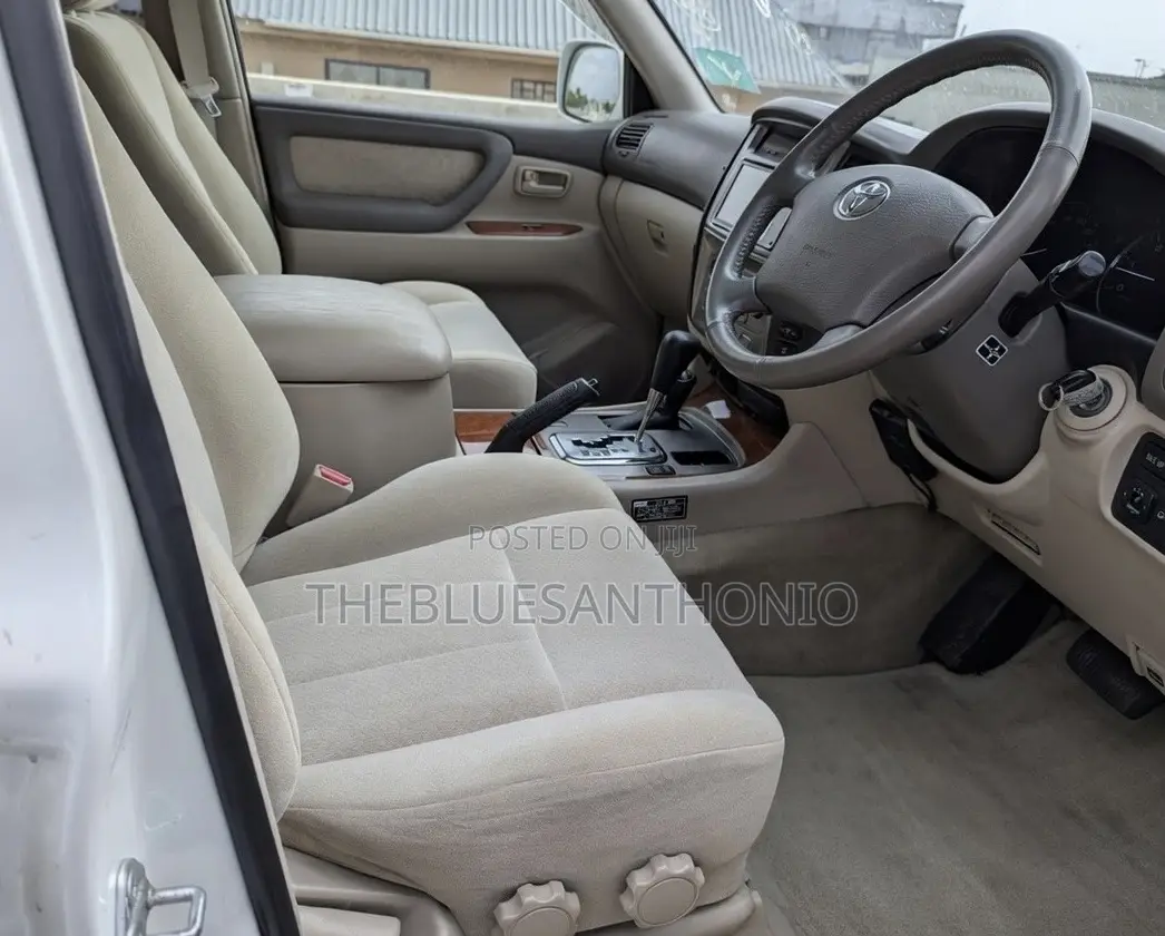 Toyota Land Cruiser 2005 Pearl