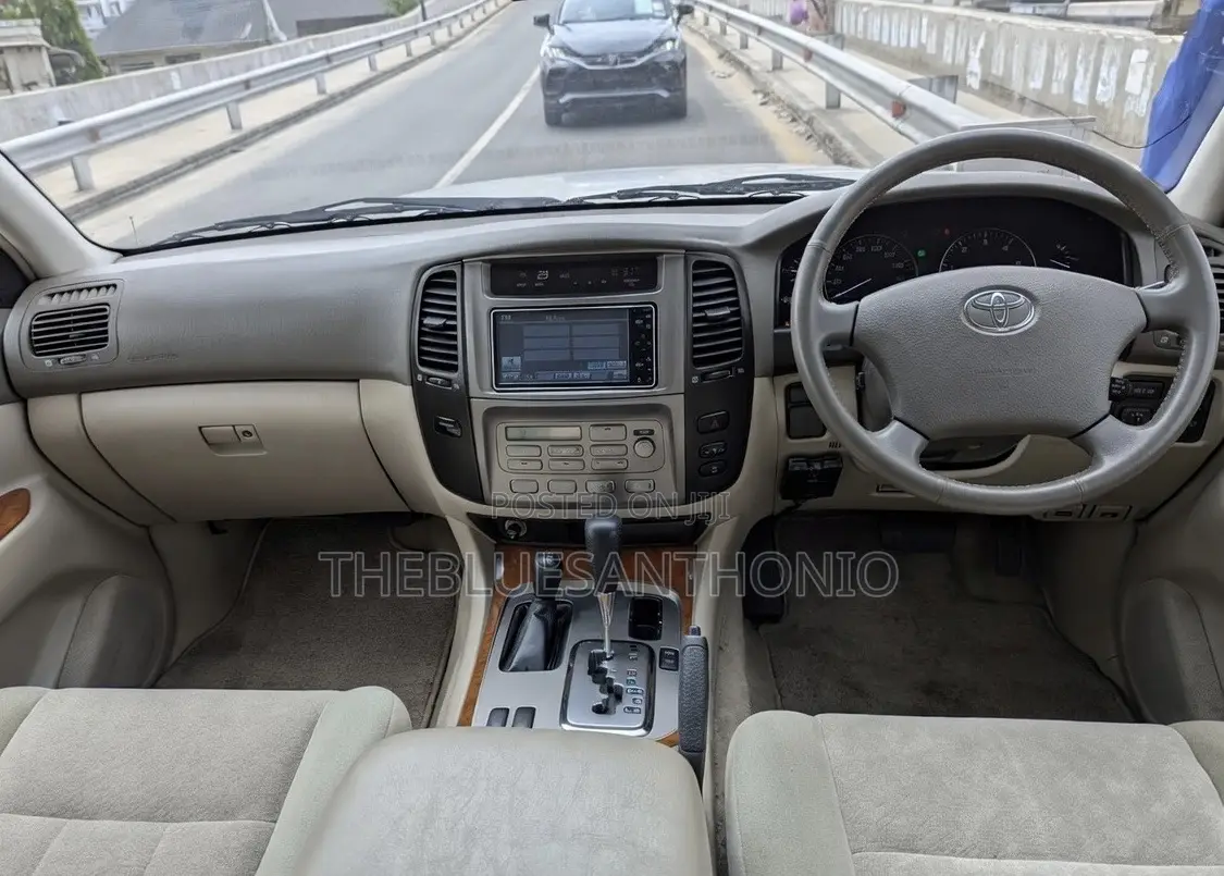 Toyota Land Cruiser 2005 Pearl