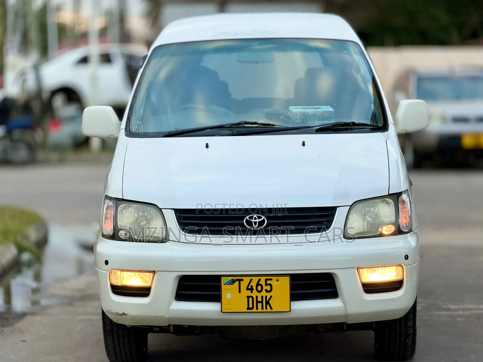 Toyota Noah 2.0 AWD (8 Seater) 2001 White