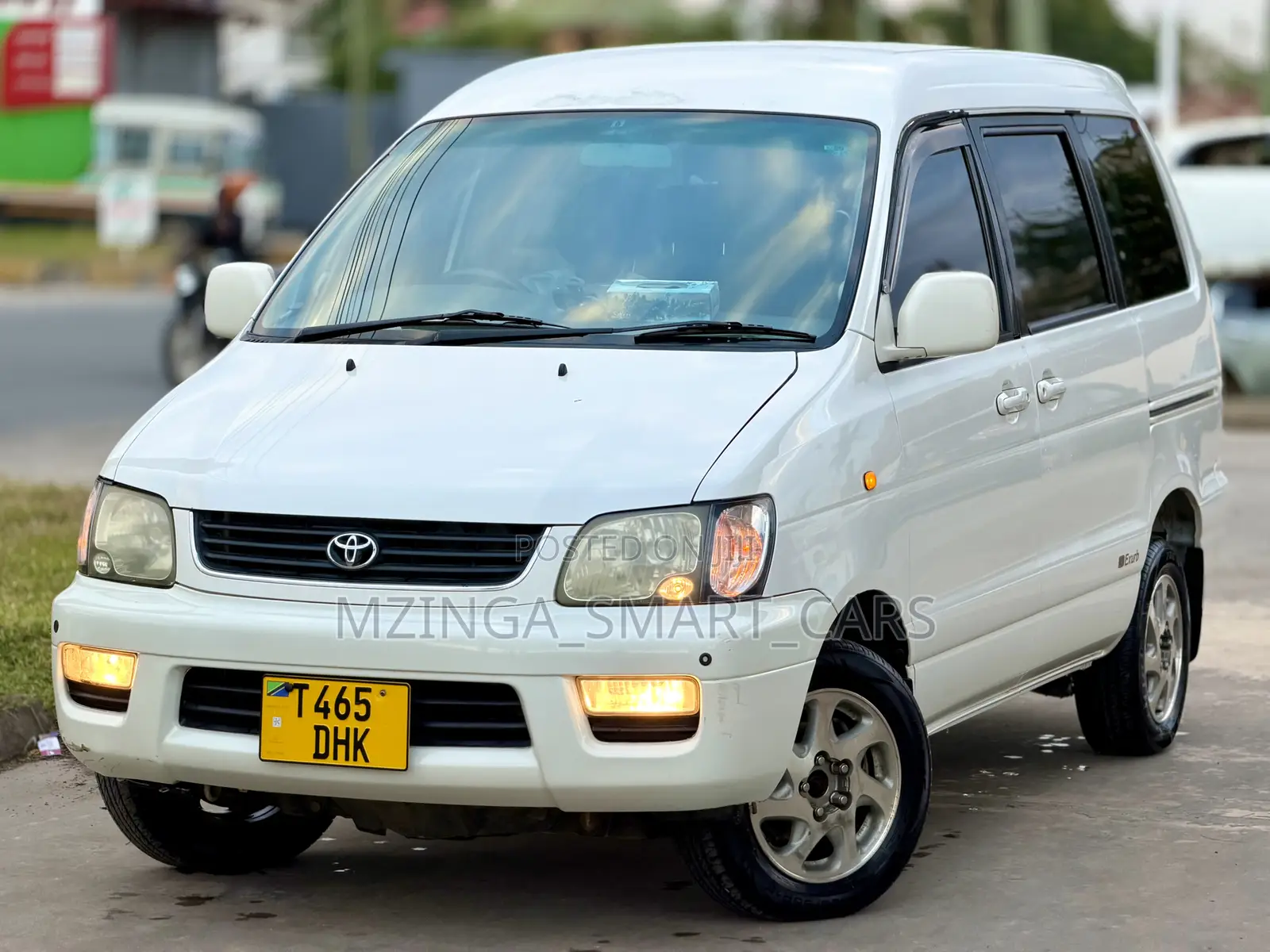 Toyota Noah 2.0 AWD (8 Seater) 2001 White