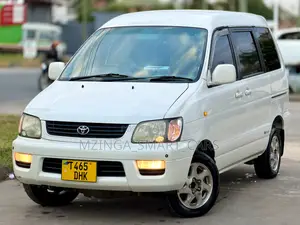 Toyota Noah 2.0 AWD (8 Seater) 2001 White
