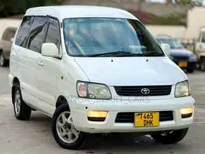 Toyota Noah 2.0 AWD (8 Seater) 2001 White