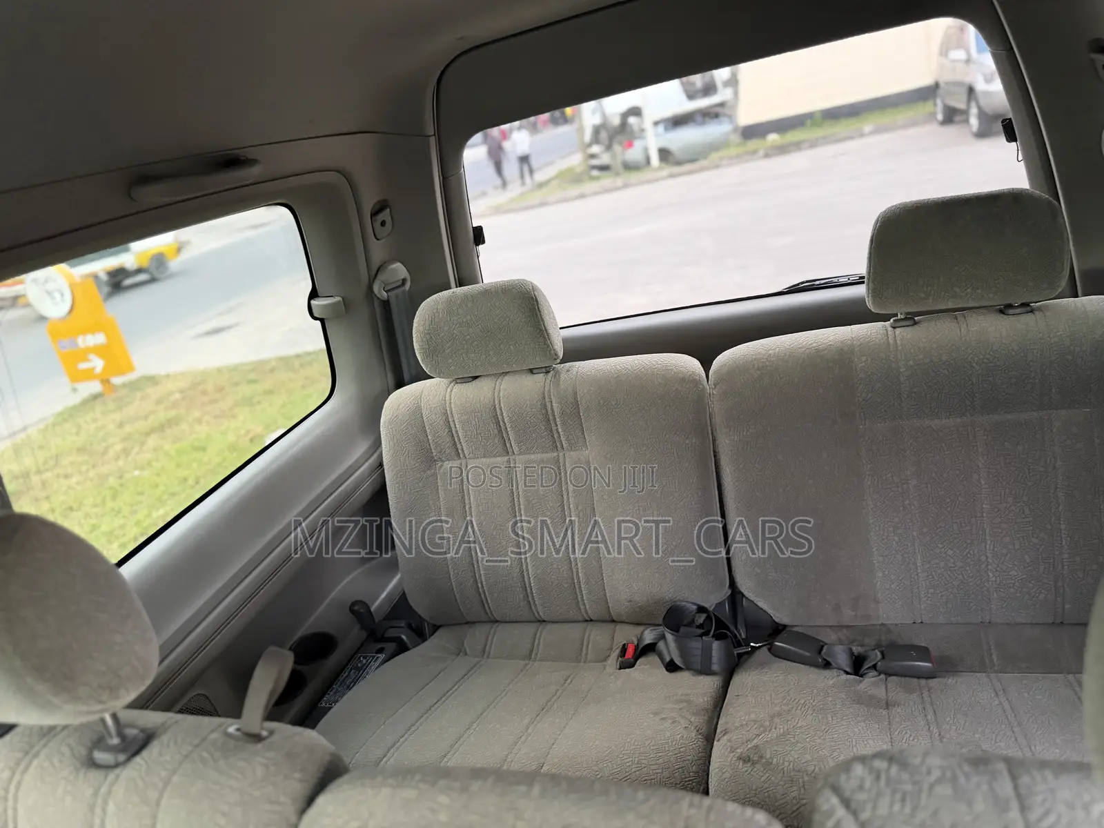 Toyota Noah 2.0 AWD (8 Seater) 2001 White