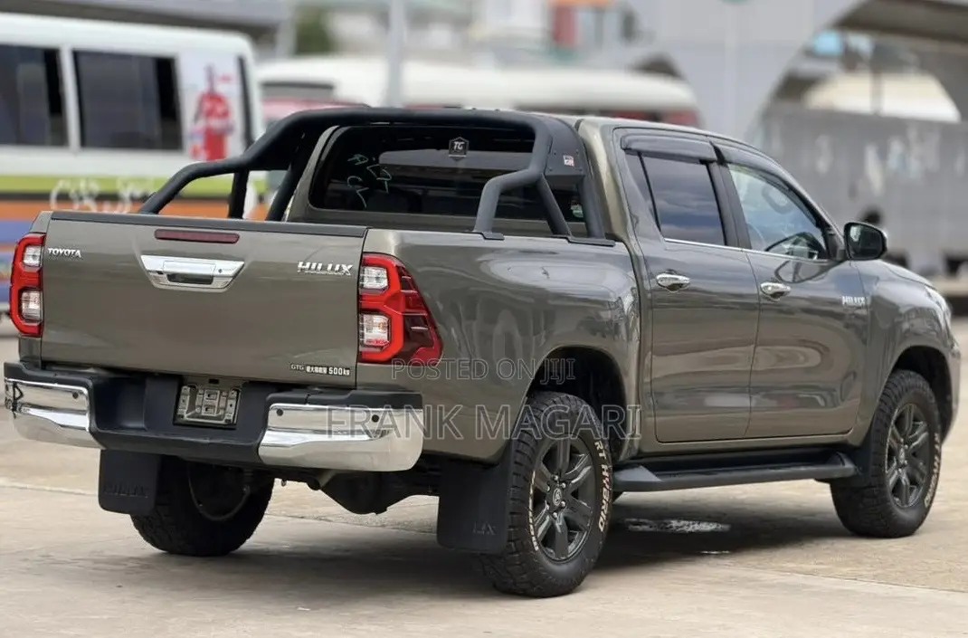 Toyota Hilux 2021 Gray
