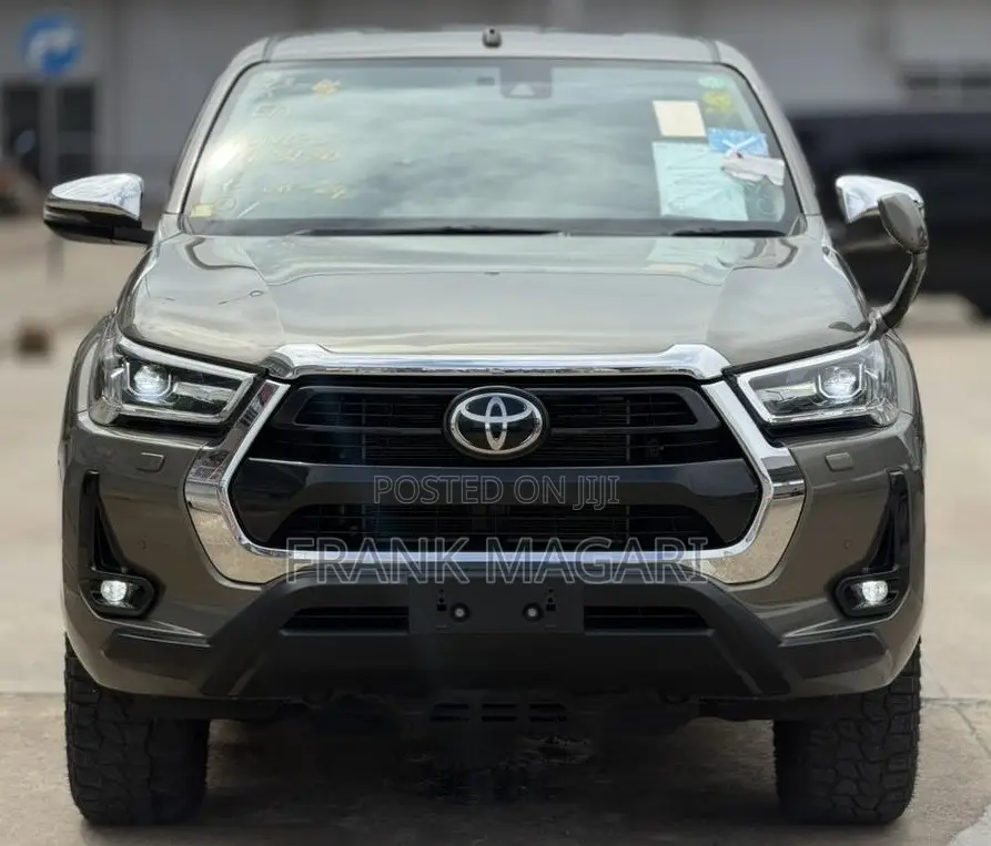 Toyota Hilux 2021 Gray