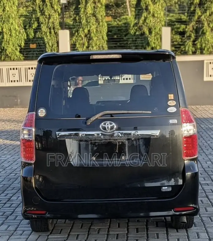 Toyota Noah 2009 Black