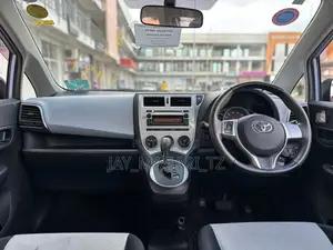 Toyota Ractis 2010 Blue