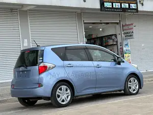 Toyota Ractis 2010 Blue
